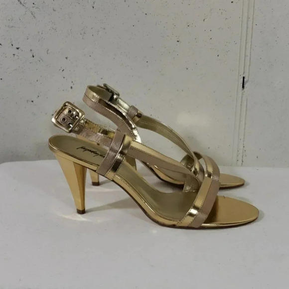 Jaqueline Ferrar 8.5M NWOT‎ gold sling-back heels - Picture 3 of 7
